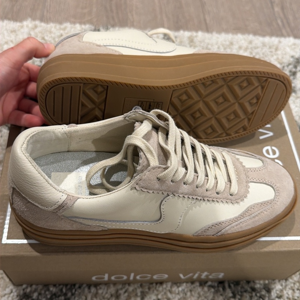 Dolce Vita Notice X Sneaker - Picture 3 of 4